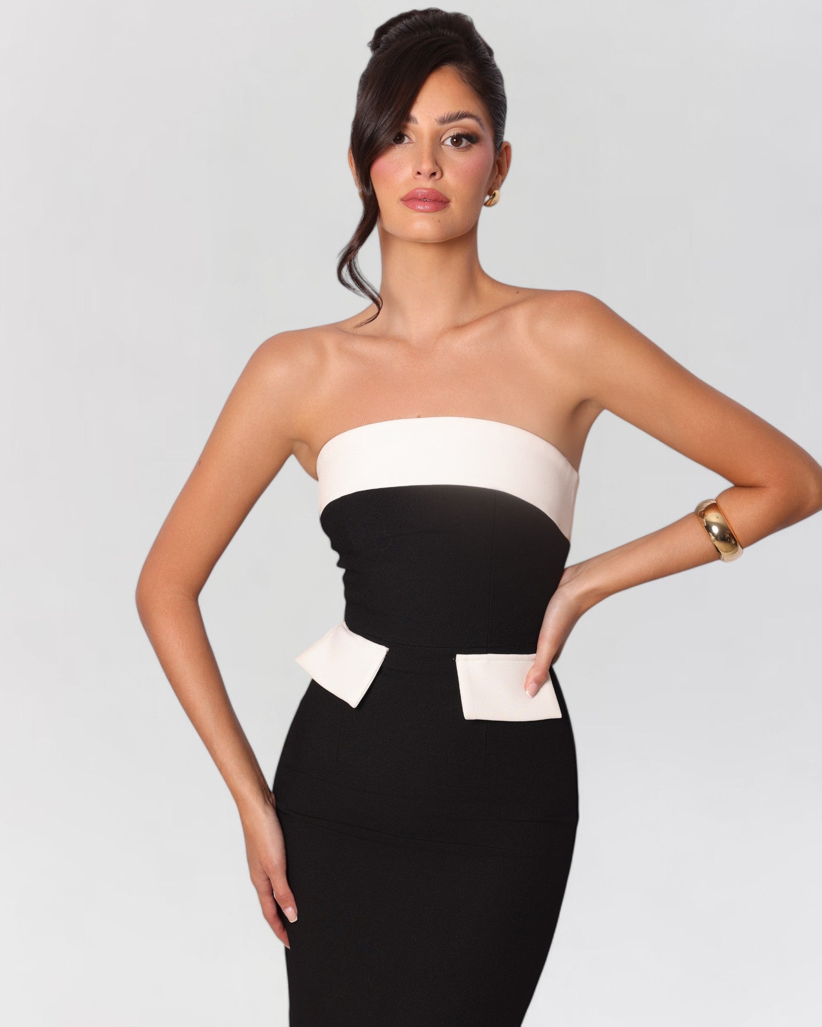 Black and white strapless pocket midi dress